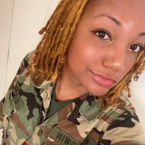 Meet your Posher, Sheena